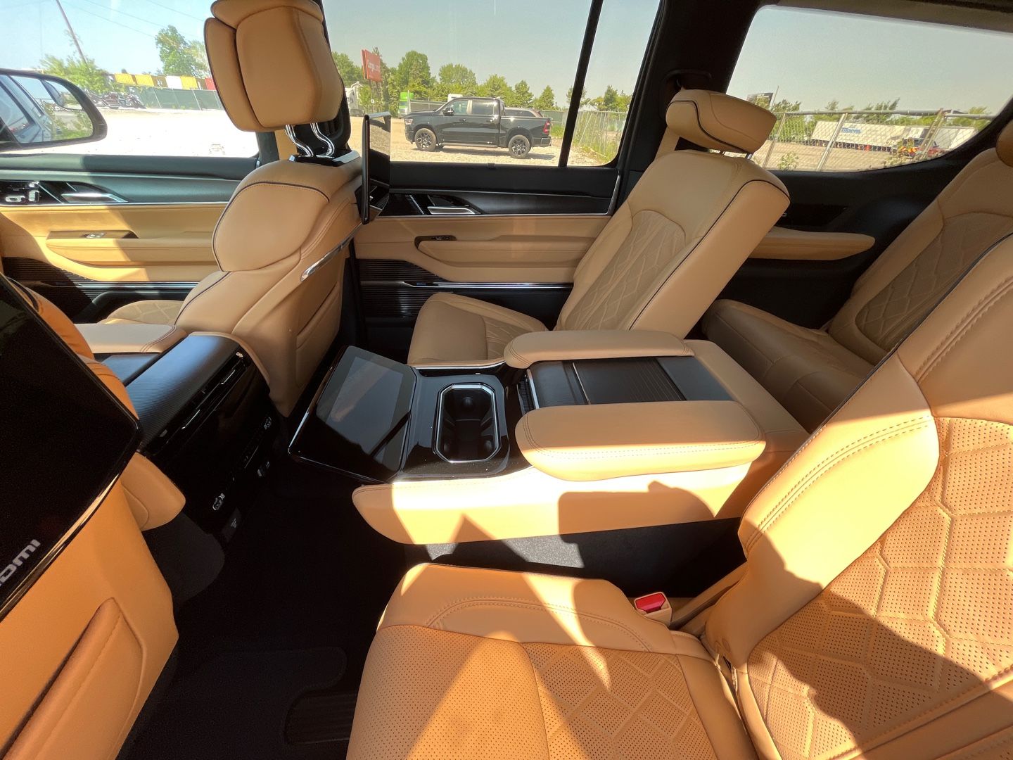 Jeep Wagoneer Grand Series III Obsidian 2023